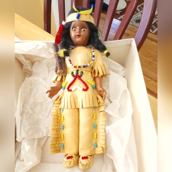 Vintage Souvenir Native American Girl Buckskin Beaded 9" Sleeping Eyes - Picture 1 of 6